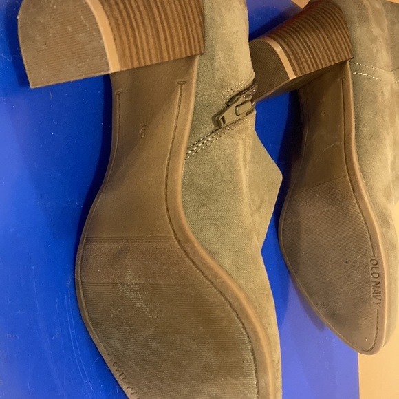 Boots - Picture 4 of 8